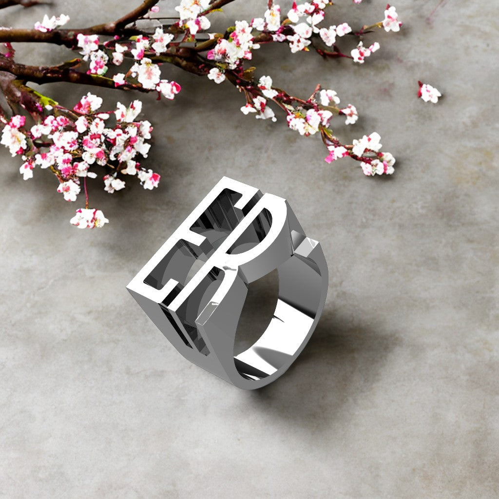 Anello Personalizzato in Argento 925 con Lettere – Stile Unico per Coppie e Iniziali