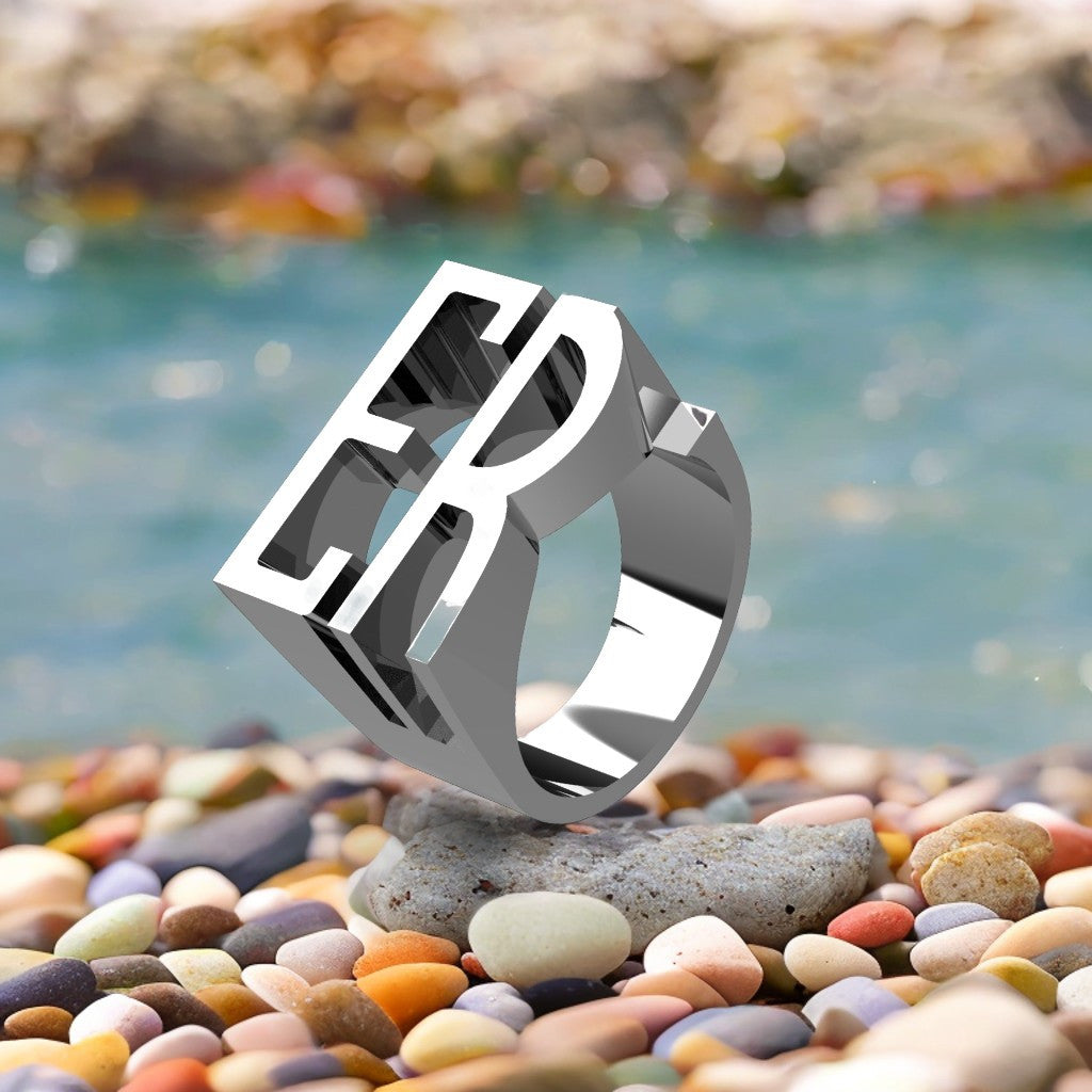Anello Personalizzato in Argento 925 con Lettere – Stile Unico per Coppie e Iniziali